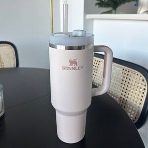 Stanley The Quencher H2.0 Tumbler 40oz in Pink Rose Quartz